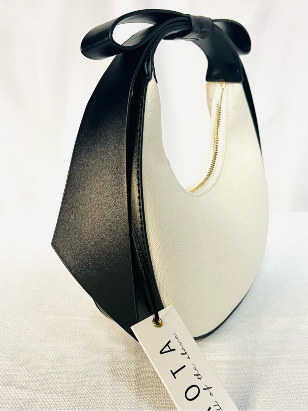 Two-Tone Crescent Bow Tie Crossbody HandBag — Black & Cream - Picture 6 of 14